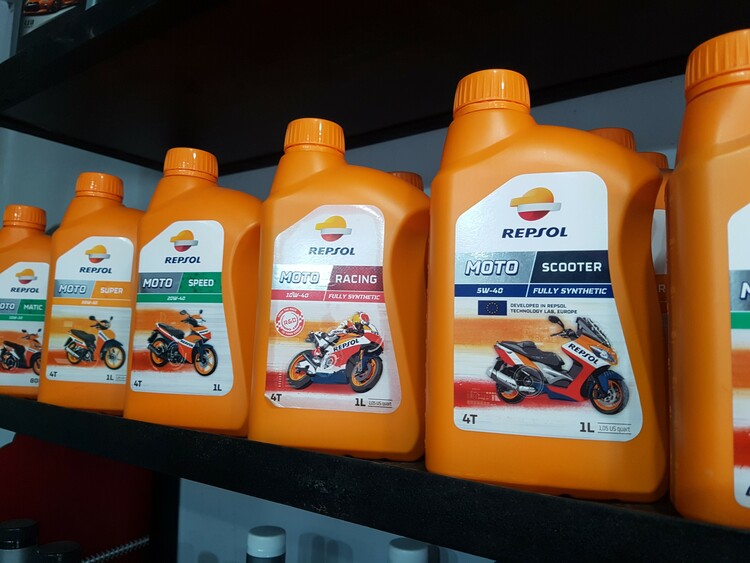 Repsol Scooter 5w40 1L tổng hợp hoàn toàn tại NHOTNHAP.VN - Thành viên của Linh Ton Store - 350a Trịnh Đình Trọng, Hoà Thạnh, Tân Phú